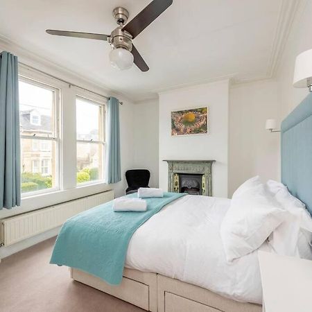 Spacious House - 2 Double Rooms - Street Parking - Garden Bath Bagian luar foto
