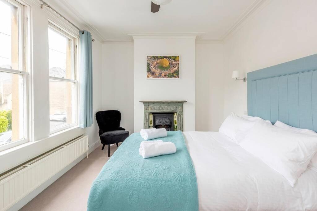 Spacious House - 2 Double Rooms - Street Parking - Garden Bath Bagian luar foto