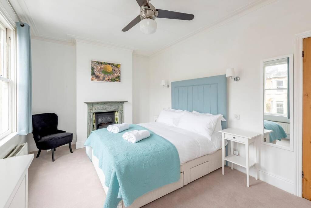 Spacious House - 2 Double Rooms - Street Parking - Garden Bath Bagian luar foto